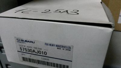 Лот: 3964536. Фото: 1. Замок крышки багажника Subaru... Кузов