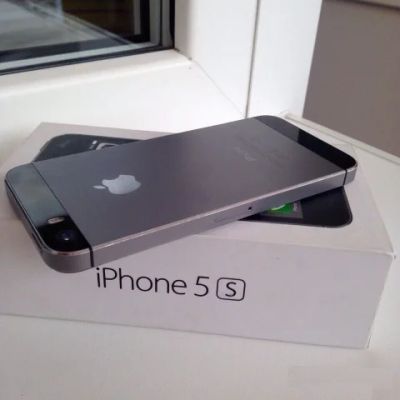 Лот: 6274297. Фото: 1. iPhone 5s 16Gb. Смартфоны