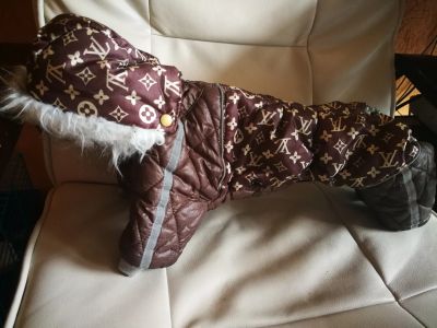 Лот: 16094590. Фото: 1. Костюмчик для собаки Louis Vuitton. Другое (животные и уход)