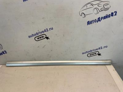 Лот: 21702841. Фото: 1. молдинг двери Toyota Corolla ZZE121L. Двигатель и элементы двигателя