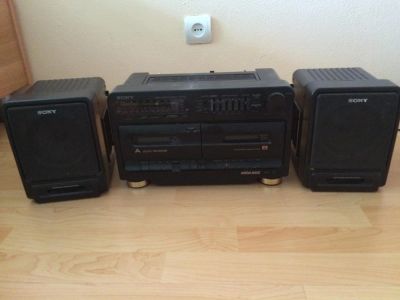 Лот: 5142141. Фото: 1. магнитофон-радио sony CFS-710S... Кассетные деки, магнитофоны