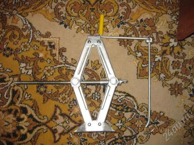Лот: 218424. Фото: 1. продам домкрат. Другое (автозапчасти)