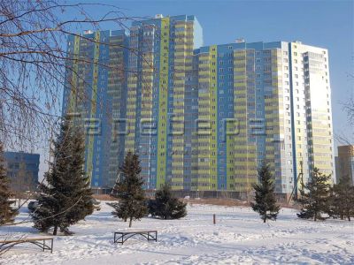 Лот: 20017926. Фото: 1. 2-комнатная квартира на ул. Петра... Квартиры, студии