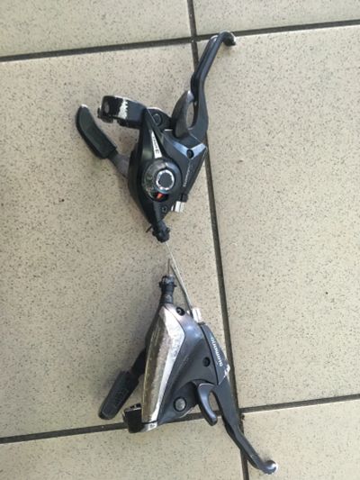 Лот: 20632699. Фото: 1. Манетки shimano 3x7. Запчасти