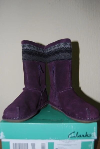 Лот: 7288289. Фото: 1. Сапоги Clarks для девочки. Сапоги