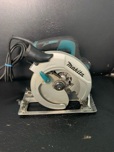 Лот: 18608633. Фото: 1. Дисковая пила Makita HS7601, 1200... Электроинструмент