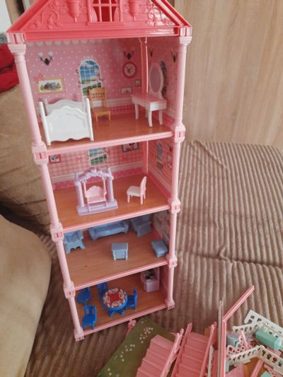 Лот: 20502424. Фото: 1. Кукольный дом с мебелью Алина. Игровые наборы