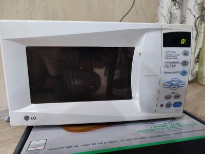 Лот: 20855700. Фото: 1. Микроволновая печь lg. Микроволновки, мини-печи