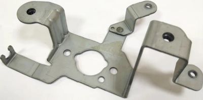 Лот: 24636886. Фото: 1. Кронштейн бака Honda GC 135. Запчасти