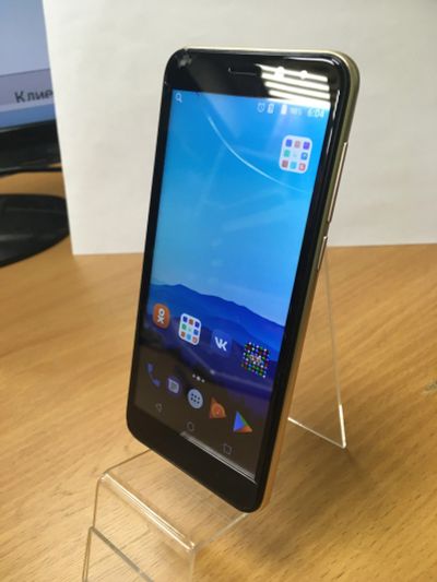 Лот: 15217543. Фото: 1. Смартфон Fly Life Compact. Смартфоны