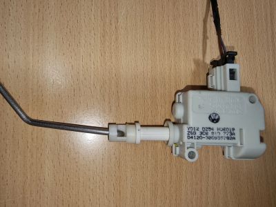 Лот: 19974701. Фото: 1. Замок лючка бензобака Volkswagen... Электрооборудование