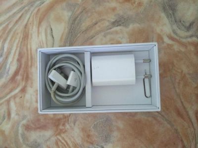 Лот: 4188323. Фото: 1. iphone 4s 16gb. Смартфоны