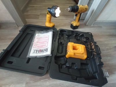 Лот: 17666791. Фото: 1. Шуруповерт Dewalt dc740k2. Электроинструмент