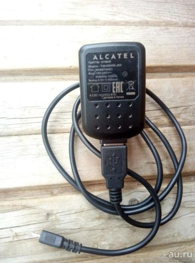 Лот: 9573661. Фото: 1. Зарядное устройство Alcatel (шнур... Зарядные устройства, блоки питания, адаптеры сетевые для смартфонов