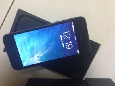 Лот: 4166642. Фото: 1. iPhone 5 16GB Black РСТ, полный... Смартфоны