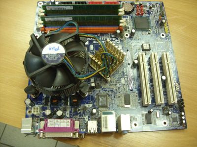 Лот: 5955788. Фото: 1. GigaByte GA-8I865GVMK/Intel celeron... Компьютеры в сборе
