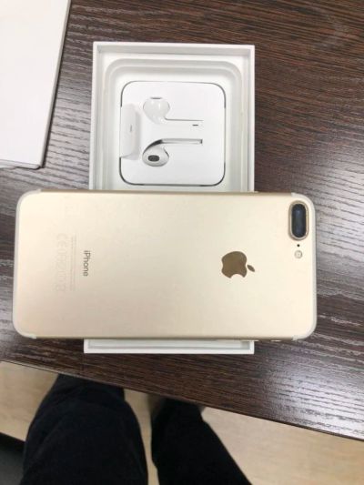 Лот: 10866522. Фото: 1. Iphone 7 plus 32 Gb Gold. Смартфоны
