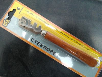 Лот: 8516562. Фото: 1. Стеклорез 6-роликовый деревянная... Ручной инструмент