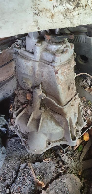 Лот: 19430250. Фото: 1. Мкпп mercedes w123 и еще кое какие... Запчасти