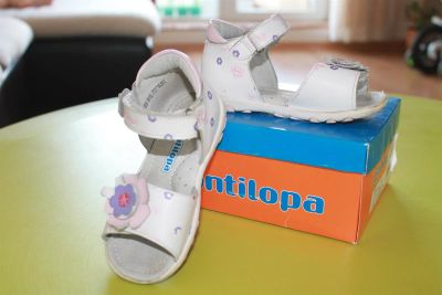 Лот: 3955304. Фото: 1. Босоножки для девочки Antilopa... Босоножки