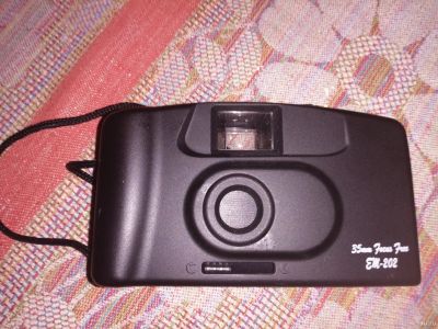 Лот: 15525584. Фото: 1. Фотоаппарат em-202, 35 mm focus... Плёночные компактные
