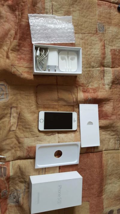 Лот: 7357402. Фото: 1. Iphone 5s 16g на гарантии!:). Смартфоны