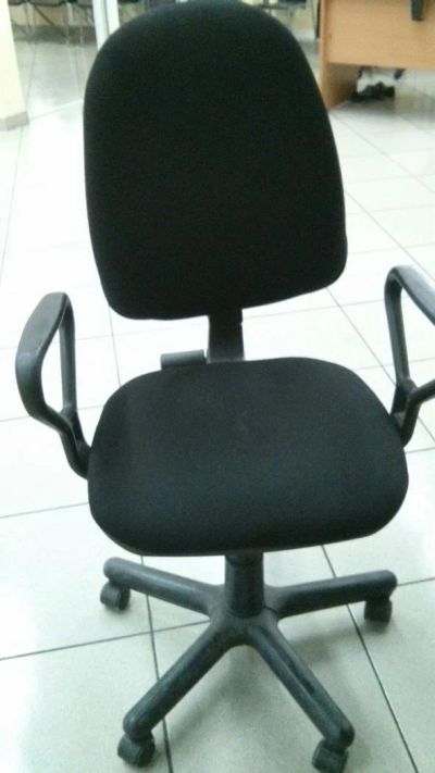 Лот: 10531266. Фото: 1. кресло офисное черный. Стулья и кресла офисные