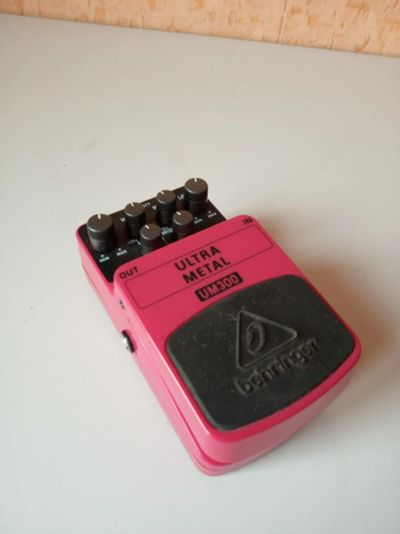 Лот: 13509546. Фото: 1. Педаль эффектов Behringer Ultra... Гитарные эффекты и комбоусилители