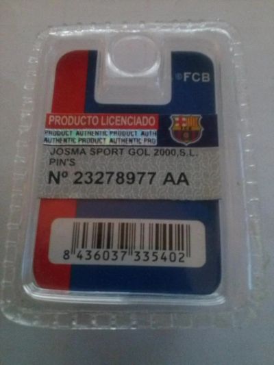 Лот: 7637342. Фото: 1. нагрудный значок FC Barcelona. Сувенирные