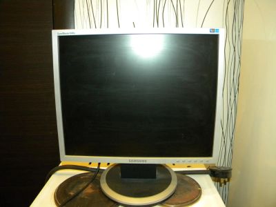 Лот: 4493110. Фото: 1. монитор. ЖК-мониторы