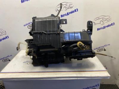 Лот: 21715557. Фото: 1. корпус отопителя toyota Avensis... Двигатель и элементы двигателя