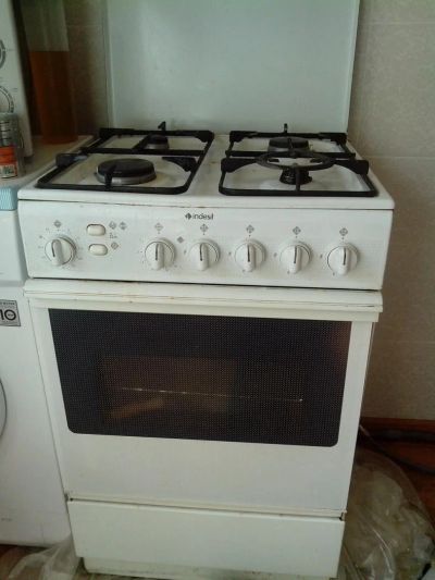 Лот: 4156584. Фото: 1. Газовая плита Indesit Б/У Срочно... Плиты, духовые шкафы, варочные поверхности