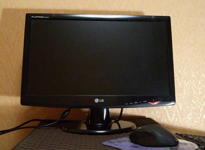 Лот: 15469889. Фото: 1. Монитор LG W2043SV 20" широкоформатный... ЖК-мониторы