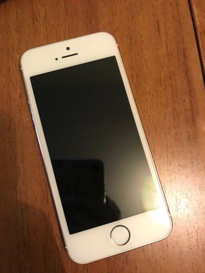 Лот: 10810579. Фото: 1. iPhone 5s 16 gb. Смартфоны