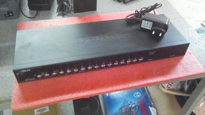 Лот: 4673467. Фото: 1. KVM-переключатель D-link KVM-450. Маршрутизаторы (роутеры)
