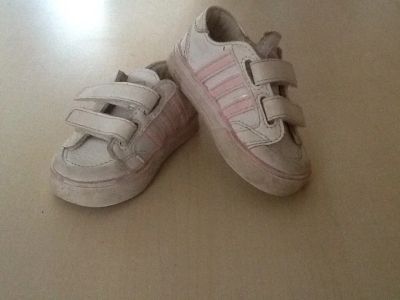 Лот: 5959561. Фото: 1. Кроссовки Adidas, на 11-12 см. Кеды, кроссовки