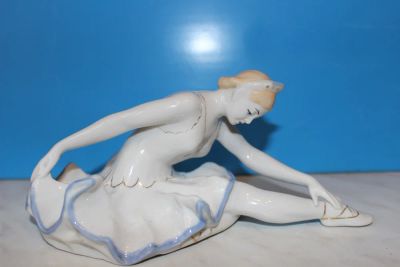 Лот: 8653429. Фото: 1. Фарфоровая статуэтка "Балерина... Фарфор, керамика