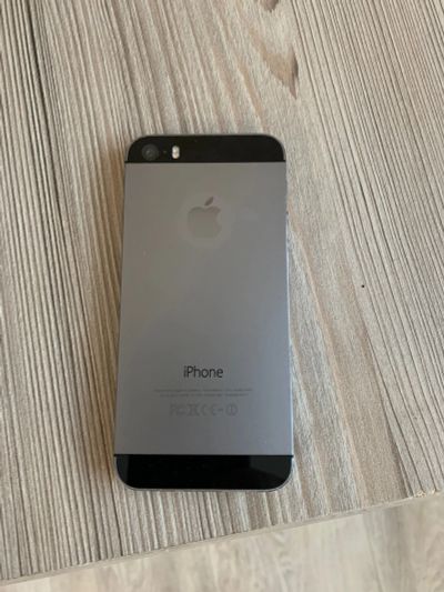 Лот: 18410035. Фото: 1. iPhone 5s. Смартфоны