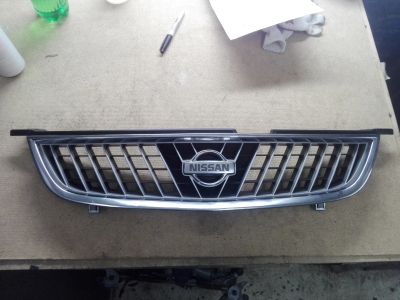 Лот: 12590885. Фото: 1. Решётка радиатора Nissan Sunny... Кузов