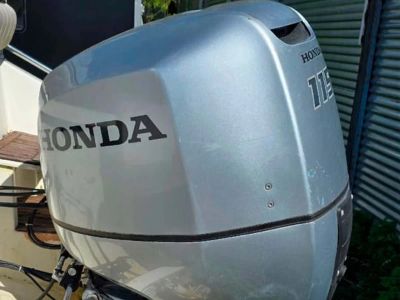 Лот: 25650023. Фото: 1. 4х-тактный лодочный мотор HONDA... Лодочные моторы