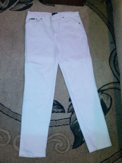 Лот: 6829580. Фото: 1. белые джинсы стрейч, 50-54 размер. Джинсы