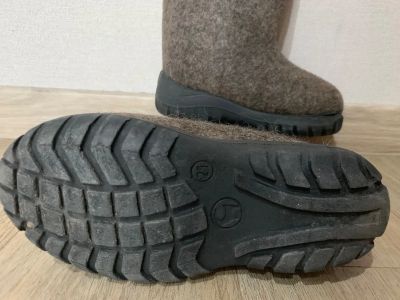 Лот: 25256351. Фото: 1. Валенки. Валенки, угги, унты