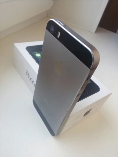 Лот: 8485902. Фото: 1. IPhone 5s 16gb. Смартфоны