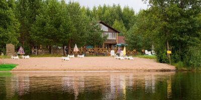 Лот: 17694719. Фото: 1. Большая база отдыха на озере. Туризм, базы отдыха