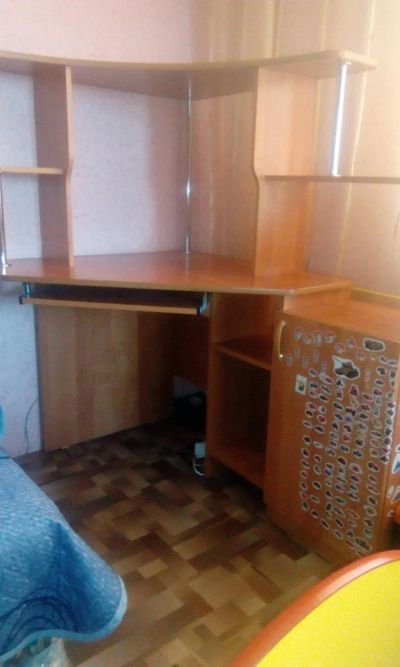 Лот: 11168981. Фото: 1. Компьютерный стол. Компьютерные и письменные столы