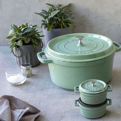 Лот: 24935958. Фото: 1. Кокот Staub La Cocotte 6,7л, шалфей. Кастрюли