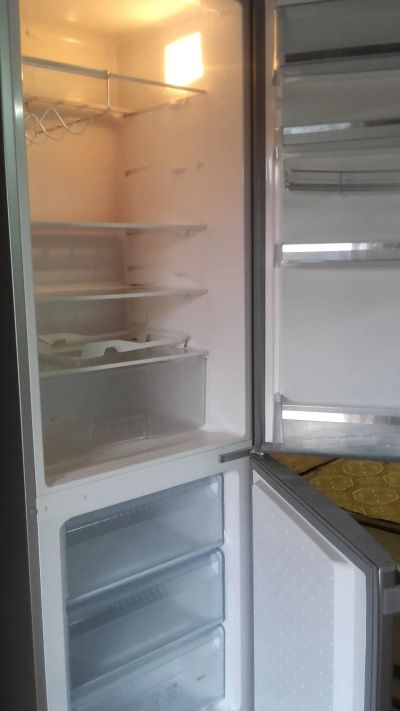 Лот: 12443431. Фото: 1. холодильник bosch в отличном состоянии... Холодильники, морозильные камеры