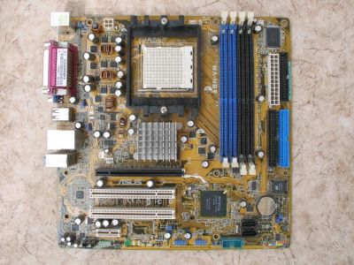Лот: 71516. Фото: 1. Мат.плата Asus A8N-VM Soc-939. Материнские платы