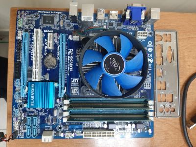 Лот: 17232832. Фото: 1. Мать Gigabyte H77 + проц i3-3220... Комплекты запчастей
