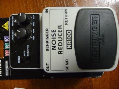 Лот: 16033198. Фото: 1. Шумоподавитель Behringer NR100. Гитарные эффекты и комбоусилители